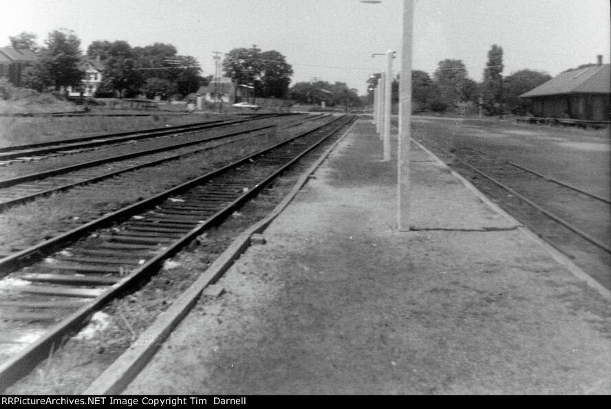 Looking west. Turntable to the left, freight house to the right.